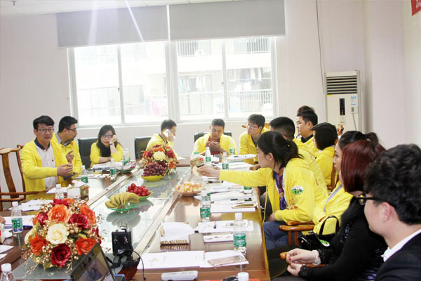 mile米乐集团创始人龙平芳女士同阿里巴巴上海浦东VIP客户进行分享互动