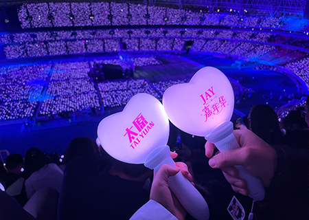 mile米乐集团透明屏和荧光棒引爆周杰伦太原演唱会（第三场）